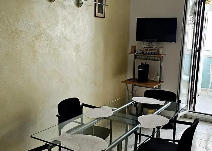 Oasis Downtown Daire Bari